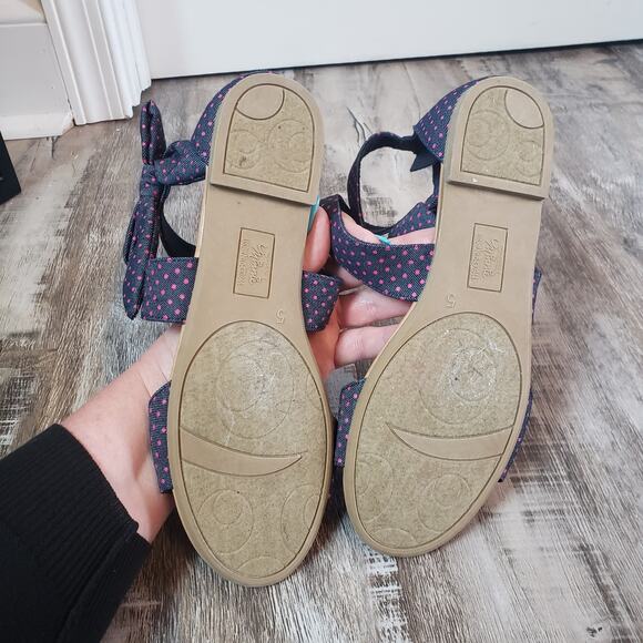 Disney Minnie Mouse Women's Blue Sandals Pink Dots Bow Size 5 - Picture 7 of 8